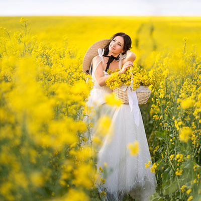 Bröllopsklänningar Boho, gula blommor