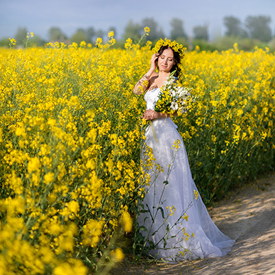 Gaun pengantin Boho, bunga kuning