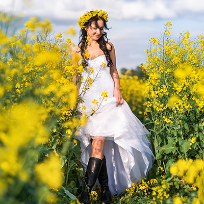 Svatební šaty Boho, žluté květy